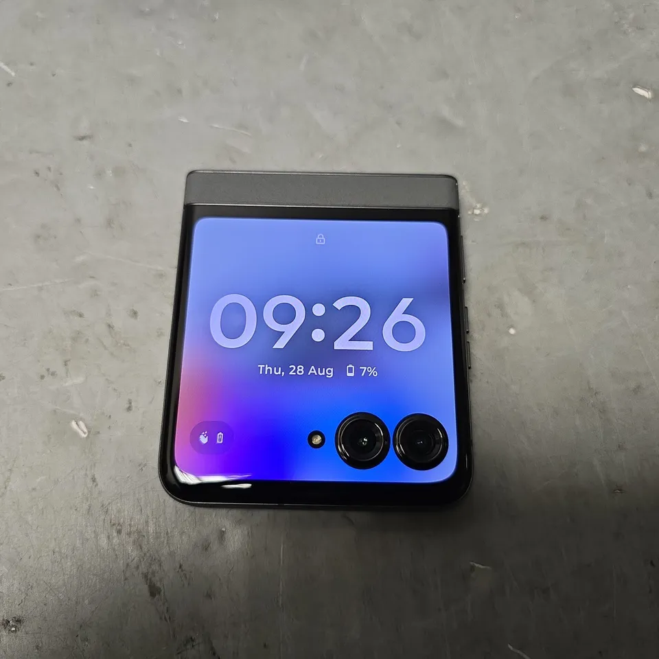 MOTOROLA MOTO RAZR50 - KOALA GREY