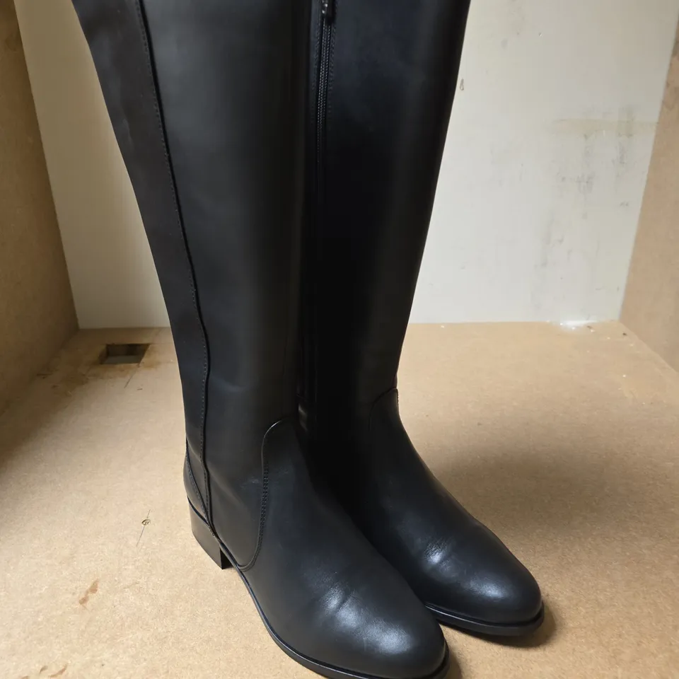 DUO KNEE-HIGH BLACK LEATHER BOOT - 6.5