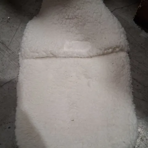 APPROXIMATELY 24 BRAND NEW TEDDY FLEECE CREAM HOT WATER BOTTLES