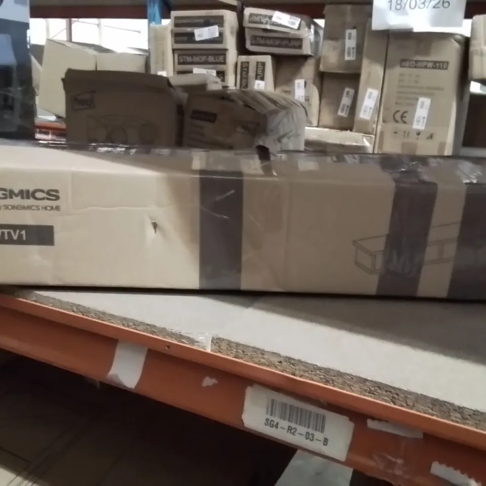 BOXED SONGMICS WALL SHELF