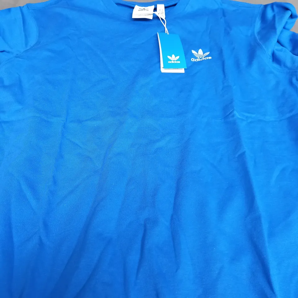 ADIDAS ESSENTAIL T SHIRT IN BLUE - MEDIUM
