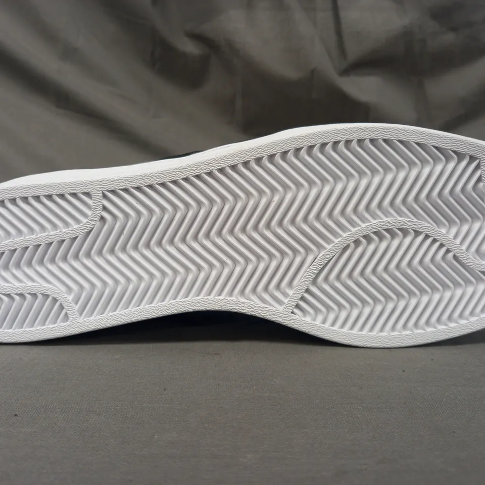 BOXED PAIR OF ADIDAS SUPERSTAR SHOES IN WHITE/BLACK UK SIZE 10