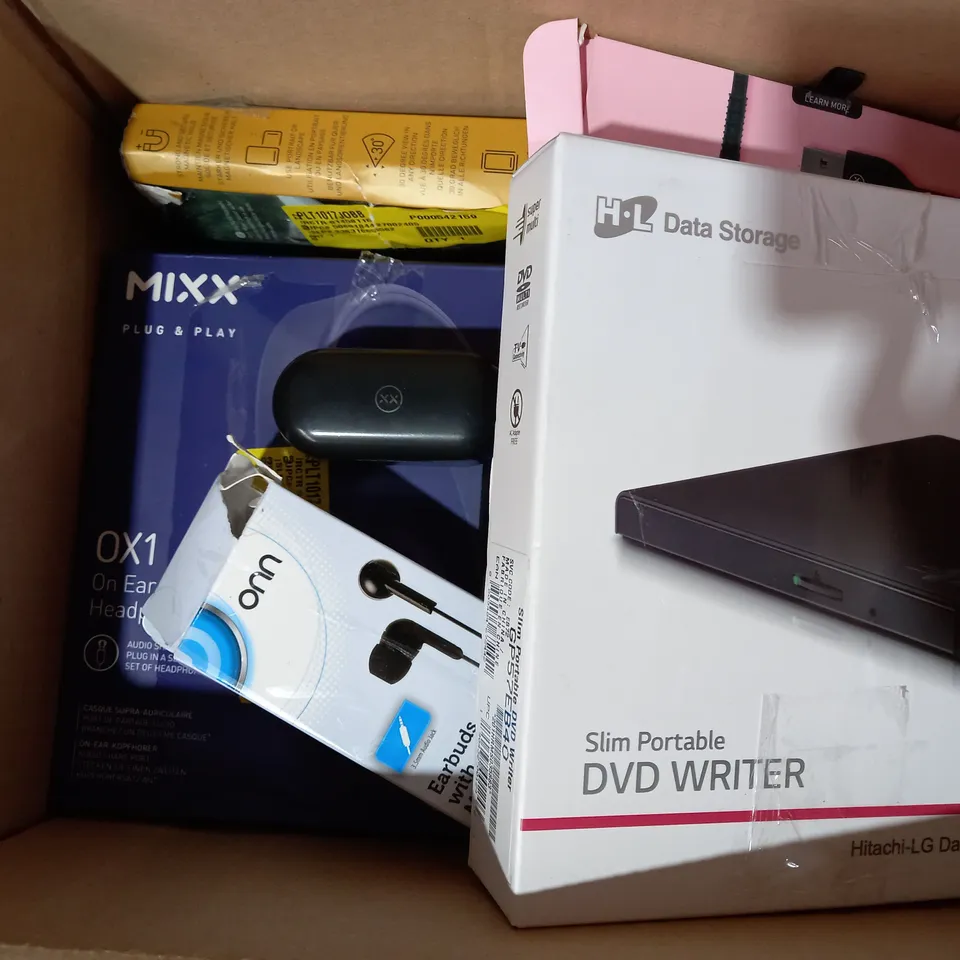 LOT OF APPROX. 10 X ITEMS TO INCLUDE HITACHI-LG SLIM PORTABLE DVD WRITER, MIXX STREAMBUDS LX EARBUDS, BLACKWEB WIRELESS MOUSE, MIXX OX1 WIRED HEADPHONES, MIXX MAGNETIC VENT FOR MOBILE PHONES, ETC.