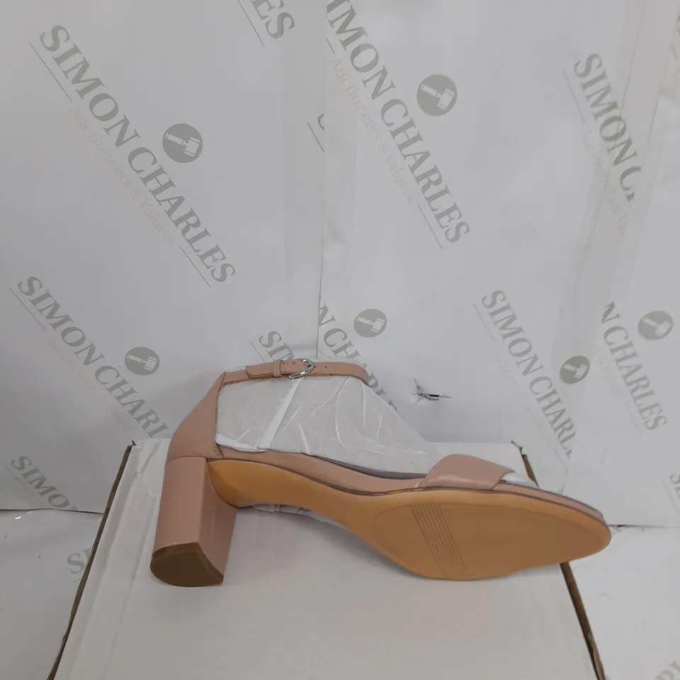 BOXED PAIR OF SIZE 8VERA HEEL SANDAL OPAL 