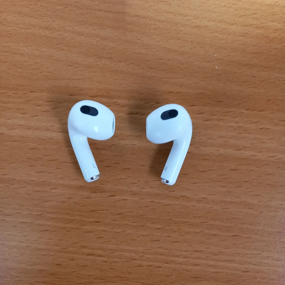 APPLE AIRPODS 3RD GENERATION 
