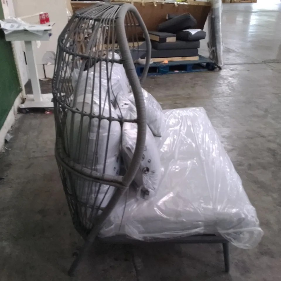 BOXED APOLIMA ROPE DAYBED