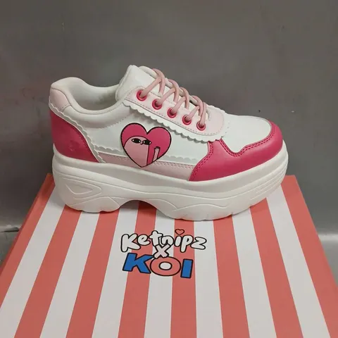 BOXED KOI X KETNIPZ LOVEABLE ANTICS CHUNKY TRAINERS PINK SIZE 4