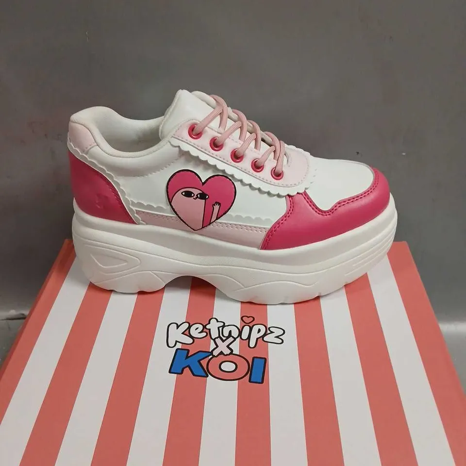 BOXED KOI X KETNIPZ LOVEABLE ANTICS CHUNKY TRAINERS PINK SIZE 5