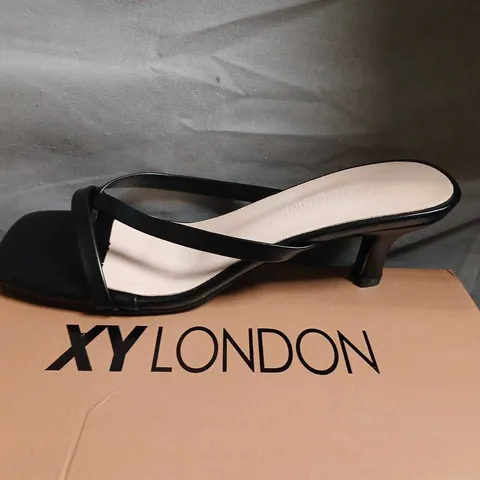 XY LONDON LR-6 BLACK SYNTHETIC LEATHER SANDALS – UK 6 (EU 39)