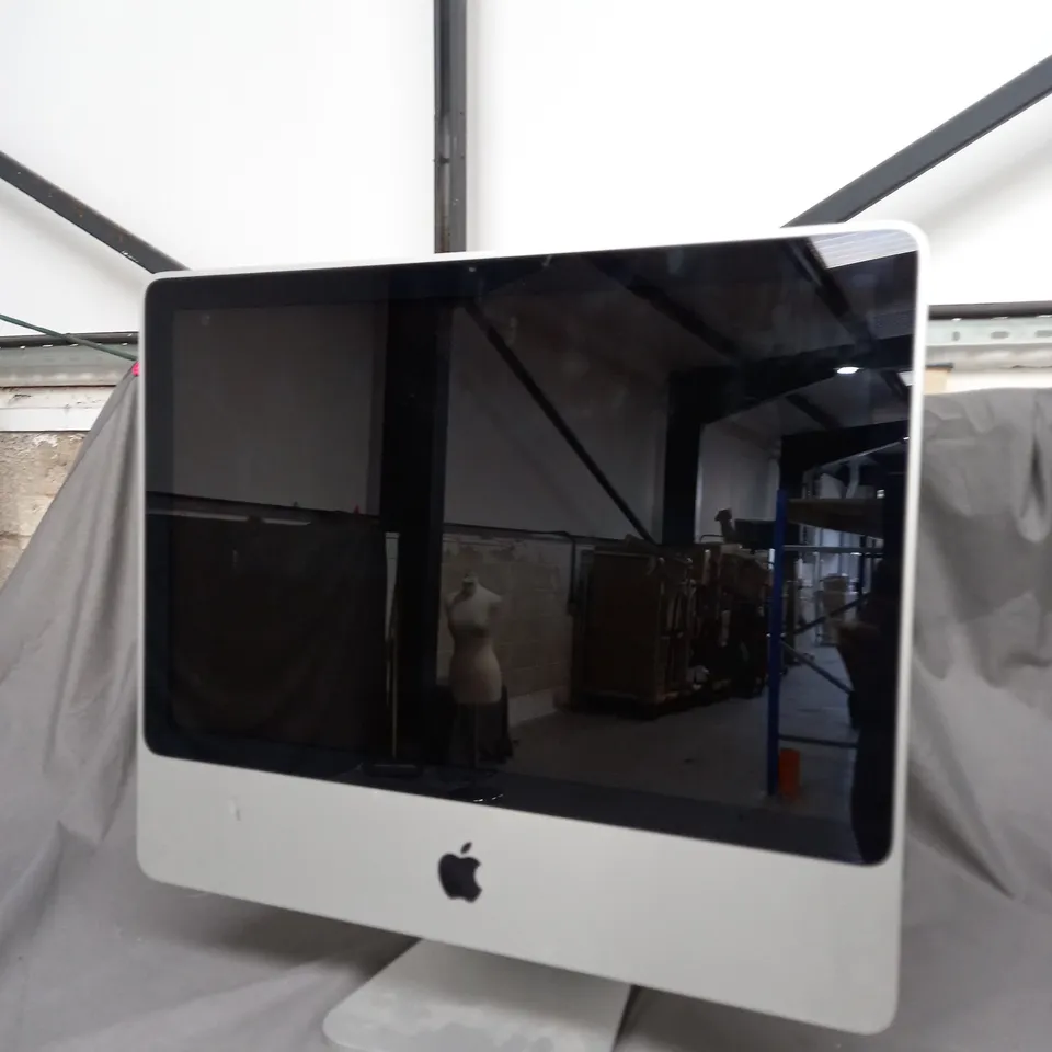 APPLE IMAC (A1224 EARLY 2008) CORE 2 DUO E8135 2.40GHZ	20 INCH