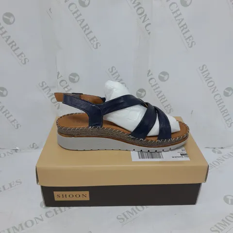 SHIVER NAVY LEATHER STRAP SANDAL SIZE 6- BOXED