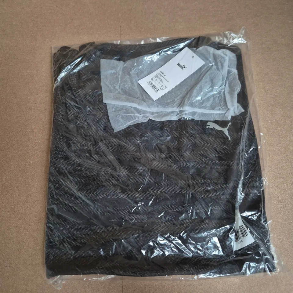 BAGGED PUMA POWERTRAIN JACQUARD TEE IN BLACK - LARGE