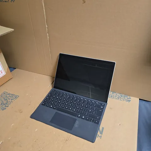 MICROSOFT SURFACE PRO 7  TABLET WITH KEYBOARD – I5-1035G4, 8GB RAM, 256GB SSD, 12.3" DISPLAY