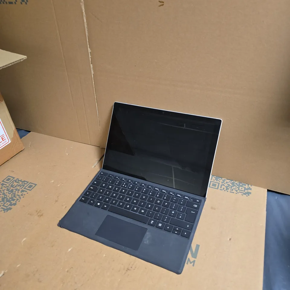 MICROSOFT SURFACE PRO 7  TABLET WITH KEYBOARD – I5-1035G4, 8GB RAM, 256GB SSD, 12.3" DISPLAY