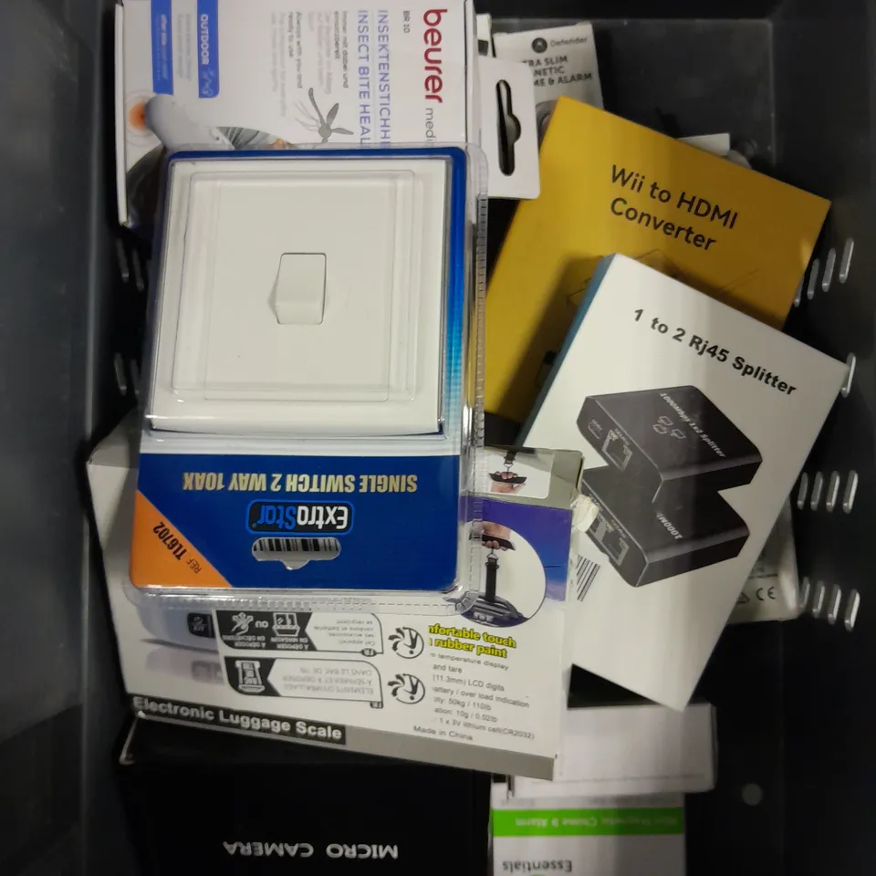 APPROXIMATELY 10 ASSORTED ELECTRICAL PRODUCTS TO INCLUDE HDMI CONVERTER, WIFI SMART SWITCH, CASIO SCIENTIFIC CALCULATOR ETC