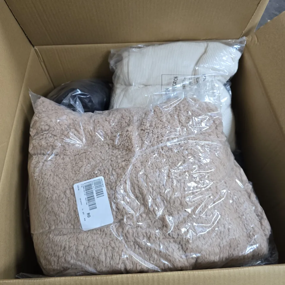 BOX OF APPROXIMATELY 15 ASSORTED CLOTHING ITEMS IN VARIOUS STYLES , COLOURS AND SIZES