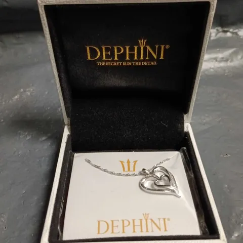 DEPHINI HEART PENDANT NECKLACE IN PRESENTATION BOX
