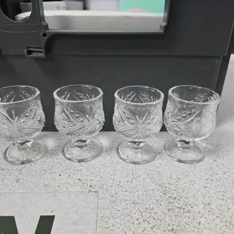 SET OF 12 X SHORT STEMMED BUTTERFLY DESIGN GLASSES