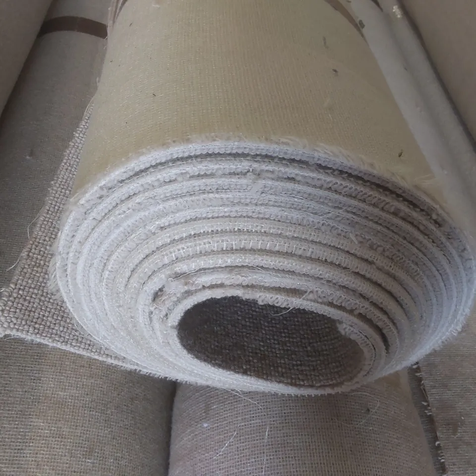 ROLL OF QUALITY LANDMARK ABBEY WAVERLY CARPET - APPROXIMATELY 5 x 7.1m