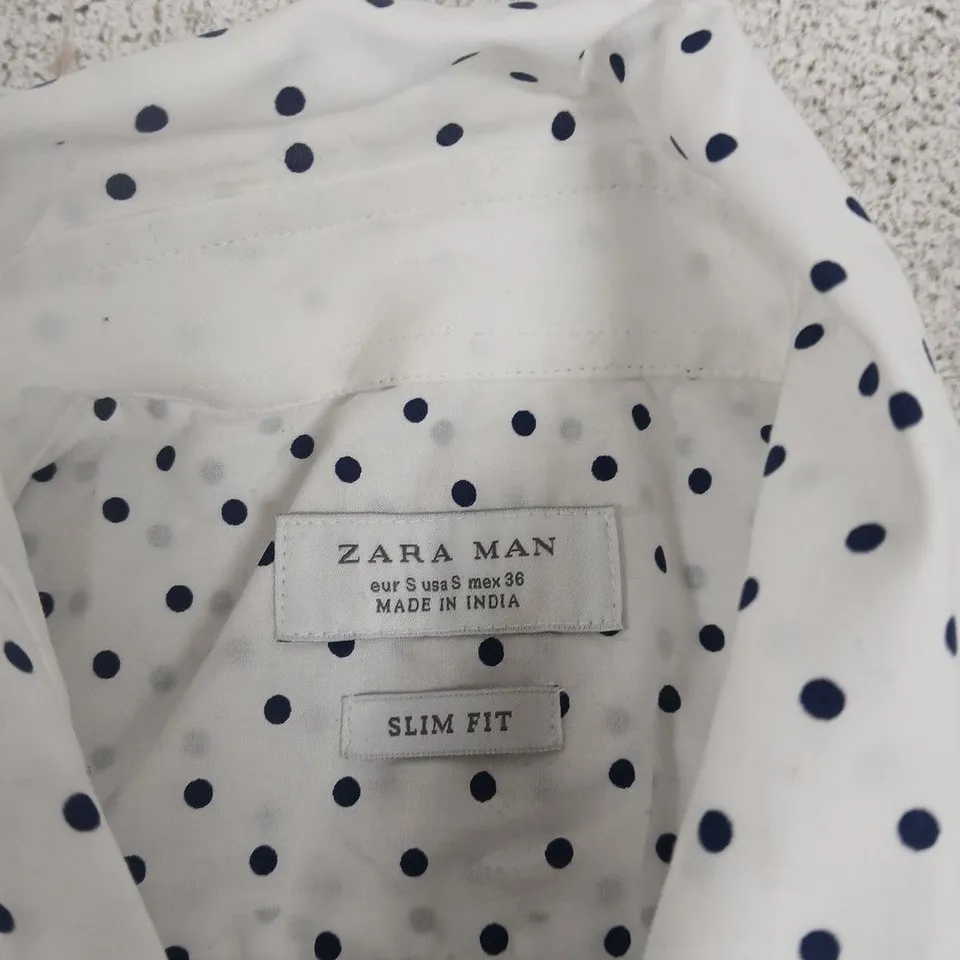 ZARA MAN SLIM FIT WHITE POLKA DOT SHIRT – UK S (EU 36, US S)