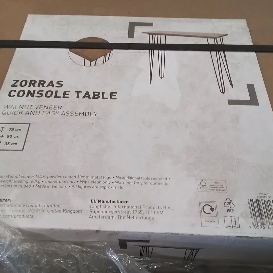 PALLET CONTAINING A LARGE QUANTITY OF BRAND NEW ZORRAS CONSOLE TABLES