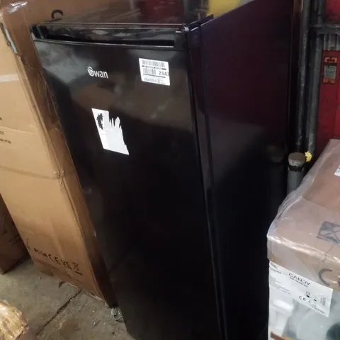 SWAN SR15681B 143CM HIGH, 55CM WIDE TALL LARDER FRIDGE - BLACK