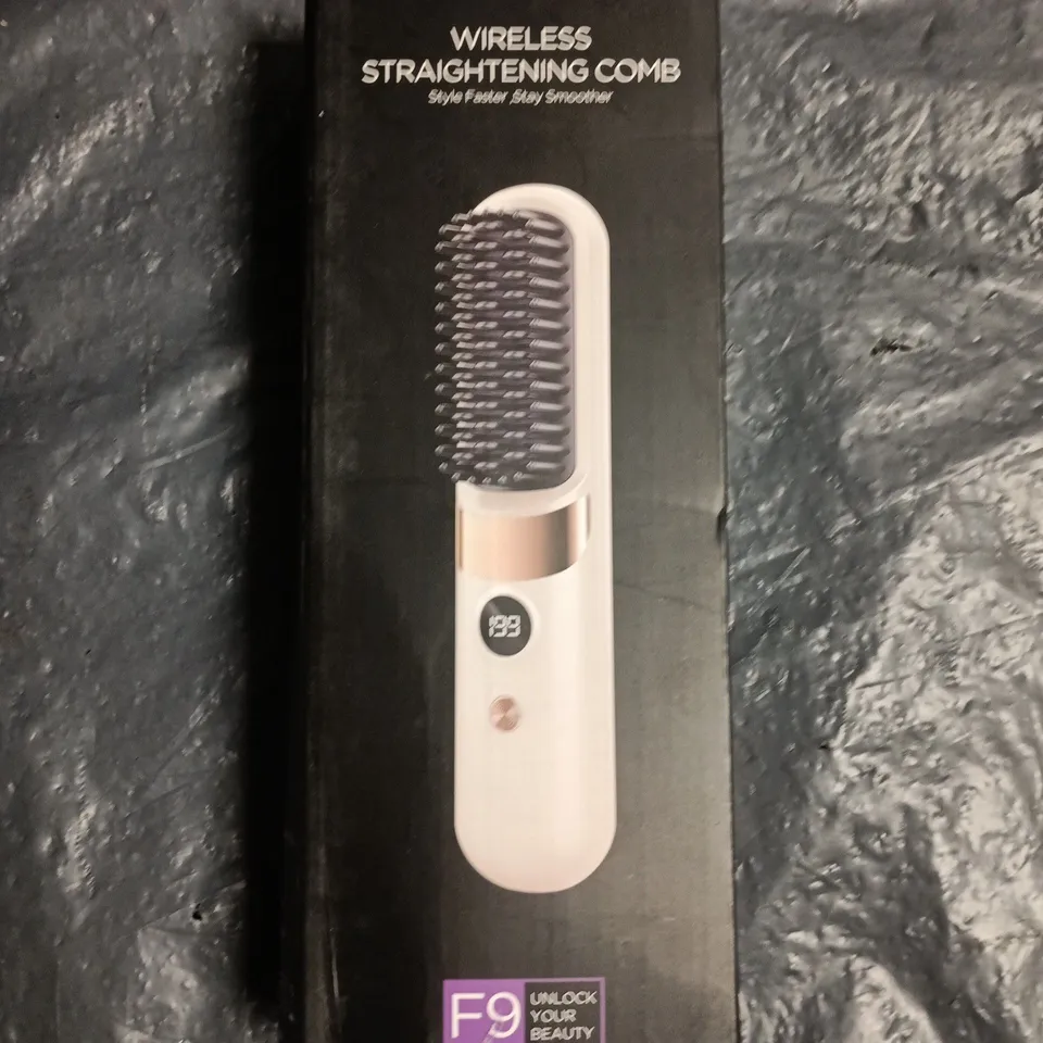 SEALED F9 WIRELESS STRAIGHTENING COMB IN BLACK 
