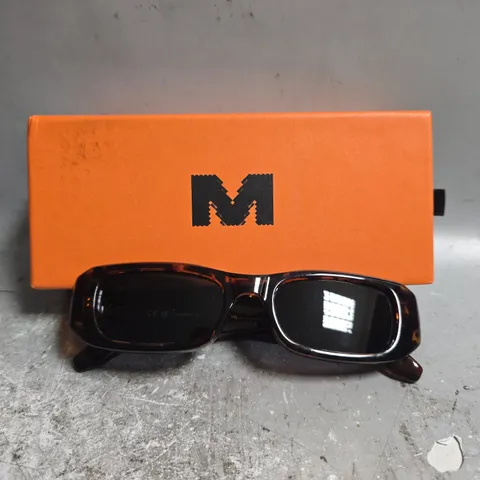 BOXED MELLER SISI TIGRIS CARBON GLASSES