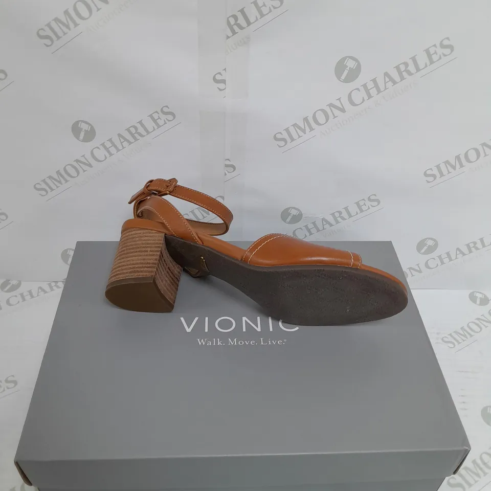 BOXED PAIR OF VIONIC TAN BLOCK HEELS SIZE UNSPECIFIED 