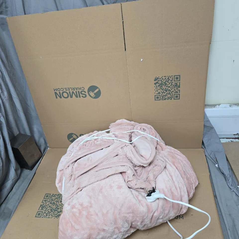 COZEE HOME FAMILY SIZED FAUX FUR & VELVETSOFT HEATED THROW 