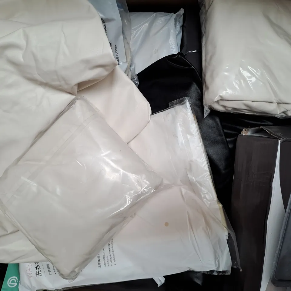 BOX OF APPROXIMATELY 10 ASSORTED HOUSEHOLD ITEMS TO INCLUDE JAMESON DECORATIVE LIGHTS, CLICK & STORE MEDIUM STORAGE BOX, ETC