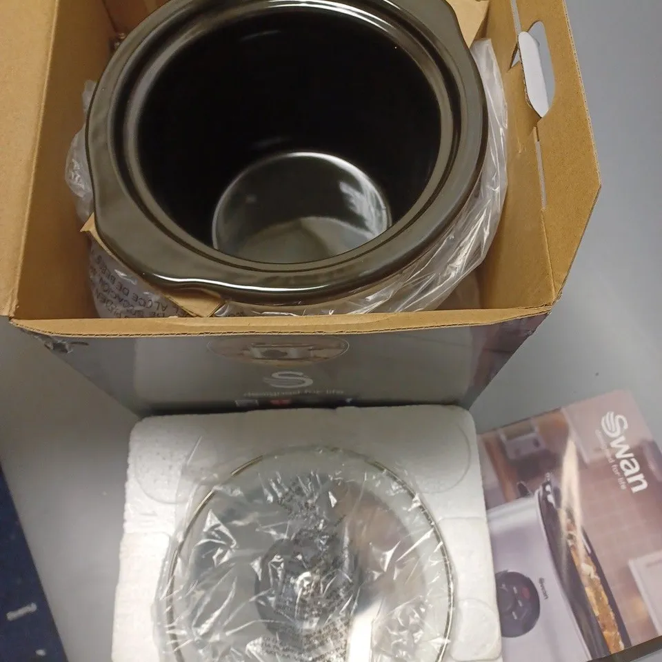 BOXED SWAN 1.5L SLOW COOKER