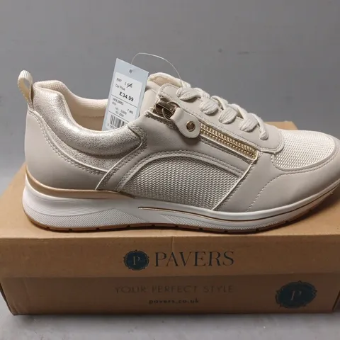 BOXED PAIR OF PAVERS TRAINERS - UK SIZE 7
