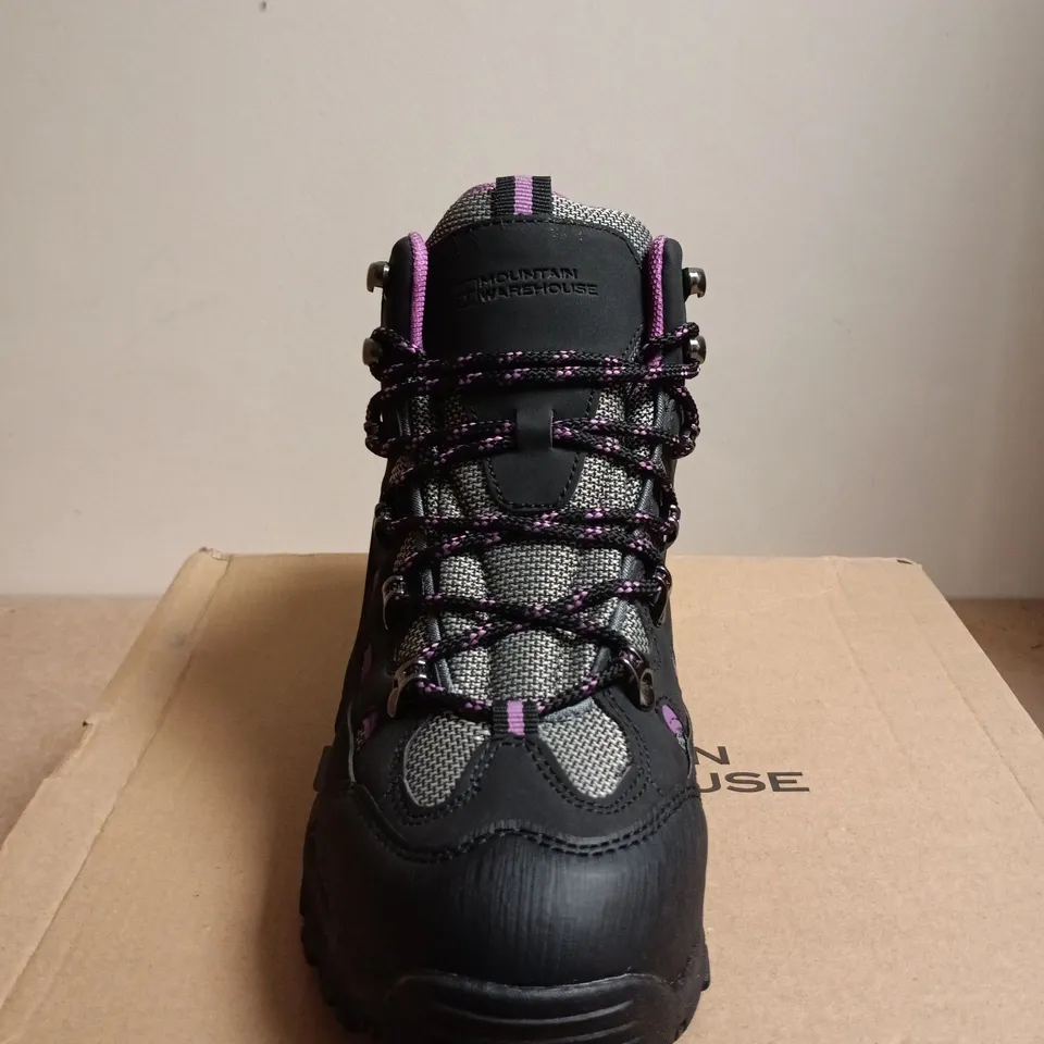 BOXED PAIR OF MOUNTAIN WAREHOUSE ADVENTURER WOMEN'S WATERPROOF WALKING BOOTS – UK 6, BLACK