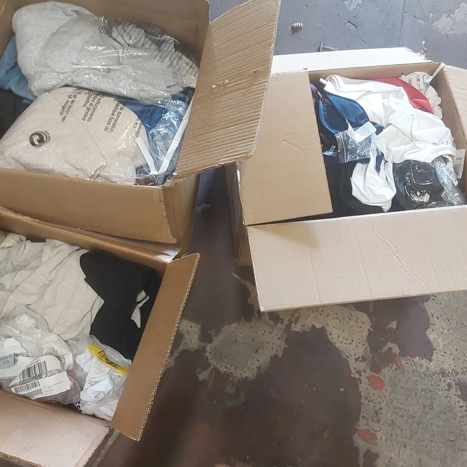PALLET CONTAINING A VERY LARGE QUANTITY OF ASSORTED EX-DISPLAY DESIGNER CLOTHING ECT
