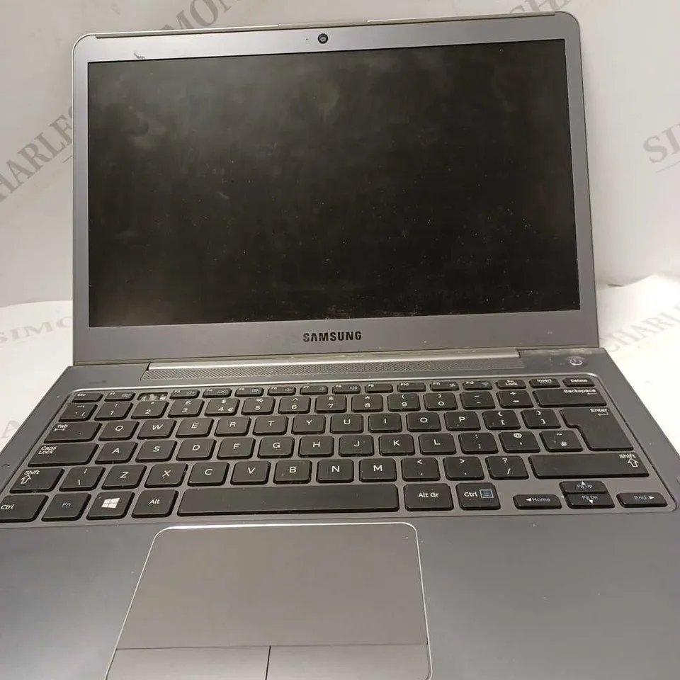 SAMSUNG SERIES 5 NP535U3C SILVER LAPTOP 