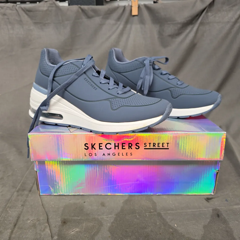 BOXED PAIR OF SKECHERS TRAINERS IN DUSTY BLUE SIZE UK 6