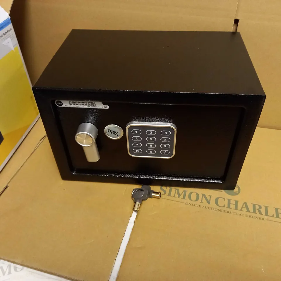 YALE ELECTRONIC SAFE - SMALL