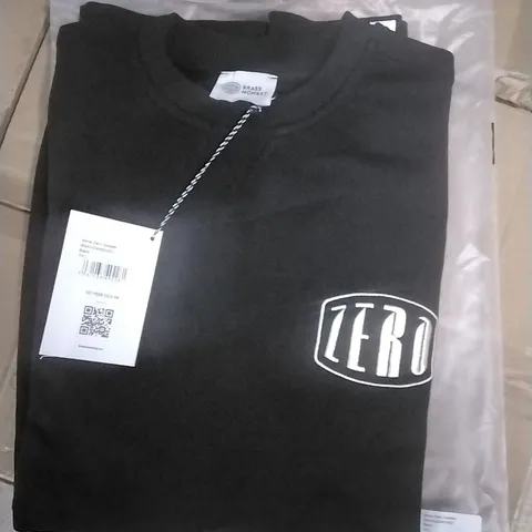 BOX OF MIXED ASSORTMENT OF BRAND NEW BRASS MONKEY CLOTHING ITEMS INCLUDING - SWEATS - SIZES XXL - APPROXIMATELY X12 ITEMS