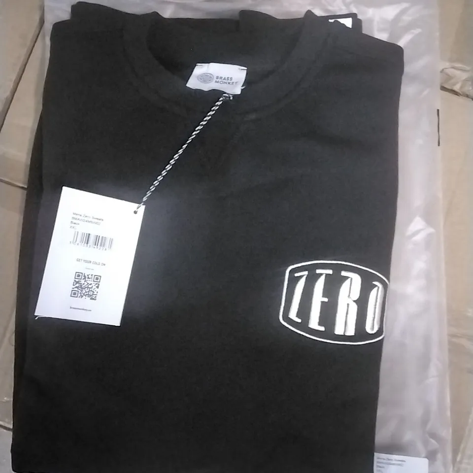 BOX OF MIXED ASSORTMENT OF BRAND NEW BRASS MONKEY CLOTHING ITEMS INCLUDING - SWEATS - SIZES XXL - APPROXIMATELY X12 ITEMS