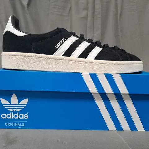 BOXED PAIR OF ADIDAS CAMPUS SHOES IN BLACK/WHITE UK SIZE 9.5