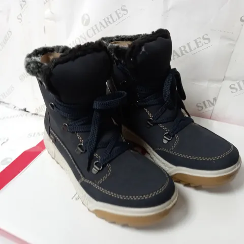 BOXED PAIR OF RIEKER WATER RESISTANT WARM HIKER BOOTS, NAVY -  SIZE 4