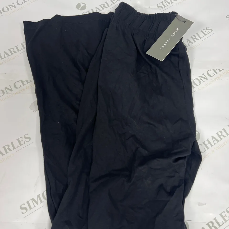 MINT VELVET PLEAT BARREL TROUSER IN BLACK SIZE 8 