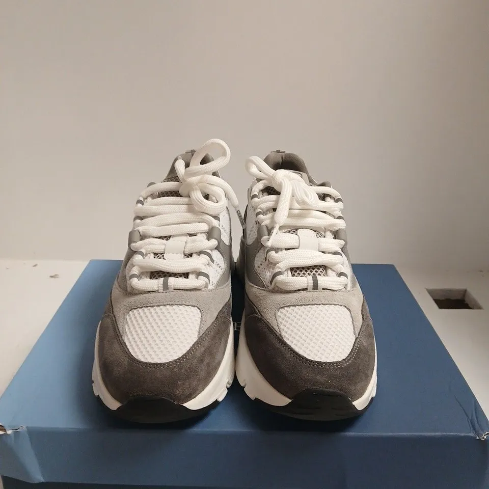 BOXED PAIR OF CLEENS AERO RUNNER SHOES – DOVE GREY UK 8.5