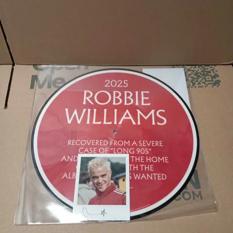 ROBBIE WILLIAMS BRITPOP VINYL & AUTOGRAPHED POLAROID PRINT