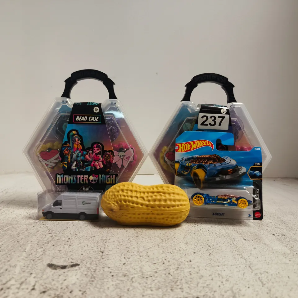 APPROXIMATELY 10 ASSORTED TOYS AND GAMES TO INCLUDE HOT WHEELS, MONSTER HIGH BEAD CASE, ETC