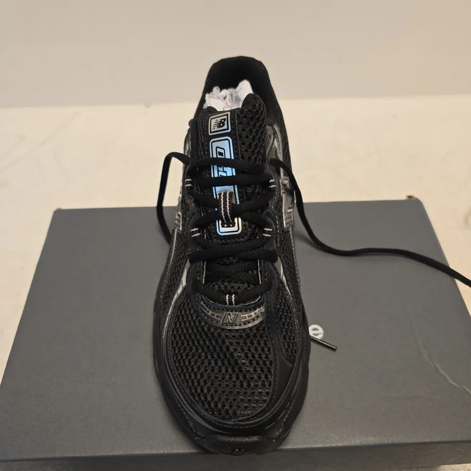 NEW BALANCE U740BM2 BLACK RUNNING SHOES – UK 8 (US 8.5)