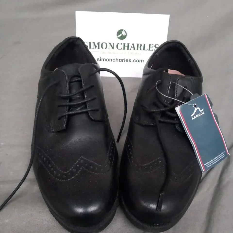 KANGOL ISABELLA BLACK SIZE 6