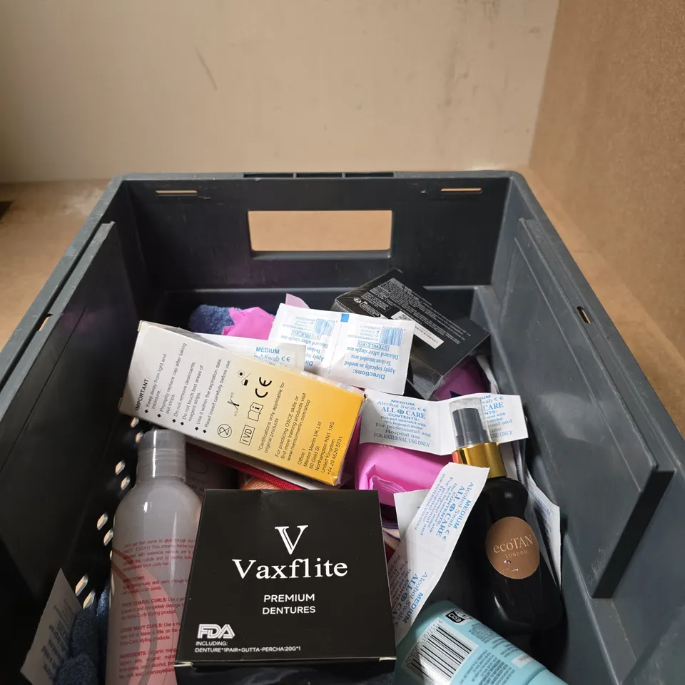 APPROXIMATELY 12 ASSORTED COSMETIC ITEMS INCLUDING AZURE TAN AND KINKY CURLY DETANGLER
