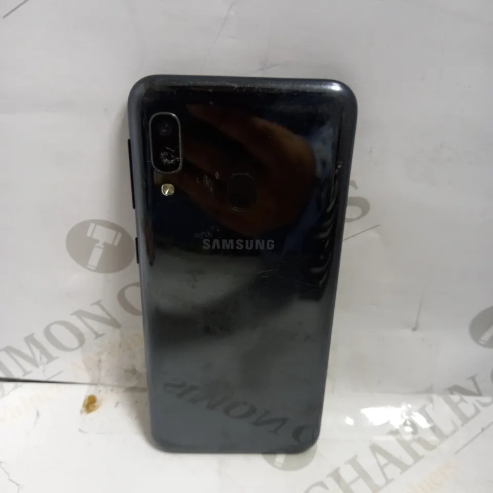 SAMSUNG MODEL: SM-A202F/DS